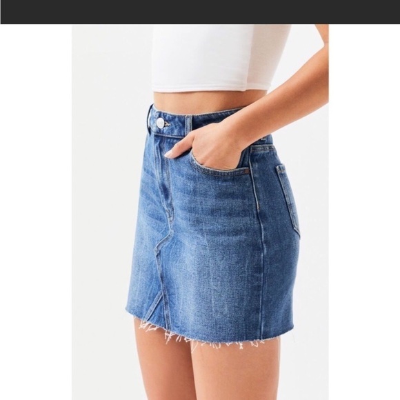 Pacsun Frayed Hem Denim Mini Skirt Size 28 - Picture 1 of 8